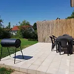 Eyb Mit Terrasse Und Garten דירה אנסבאך