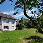 Eyb Mit Terrasse Und Garten *